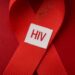 Laço vermelho, símbolo da campanha de prevenção do HIV