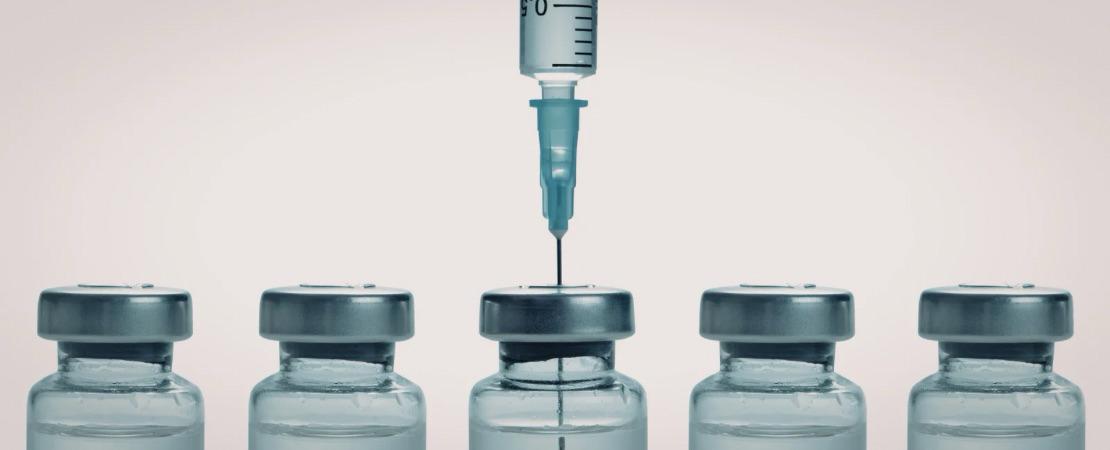 frasco medicamento com seringa